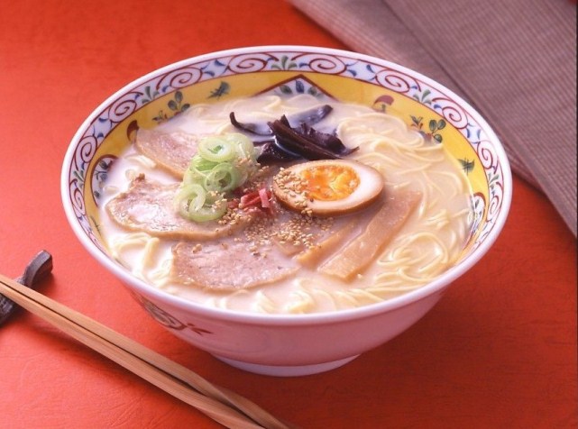 伊之助めん　とんこつ生ラーメン